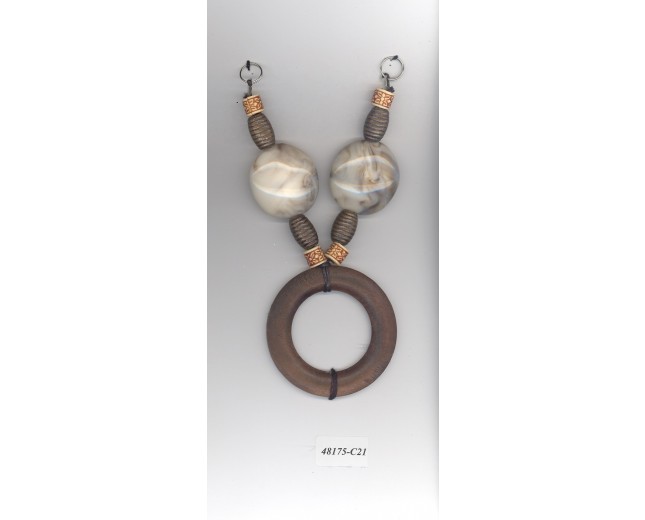 Necklace w/l.white,l.brn beads/wood circle 5 1/2"B